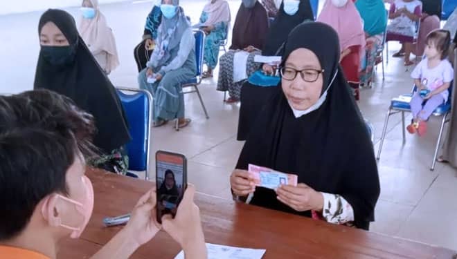 Tak Lagi Dapat Sembako, KPM BPNT Gresik Mulai Terima Uang Tunai