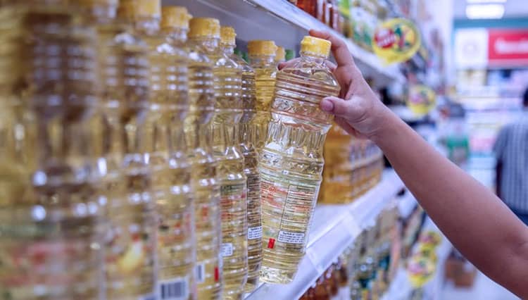 Minyak Goreng Sawit Langka, Bikin Minyak Kelapa Saja Yuk!