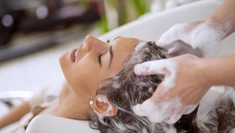 Patut Diperhatikan, Ini 6 Langkah Mencuci Rambut dengan Benar