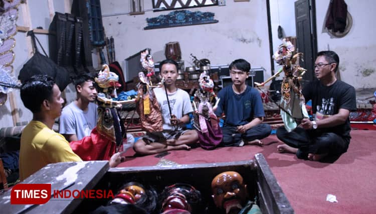 Melihat Ikhtiar Para Seniman Lestarikan Wayang Golek Tasikmalaya