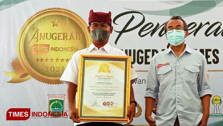 M Yanuar Bramuda Raih Penghargaan Pelopor Kebangkitan Pariwisata Daerah Banyuwangi 2021