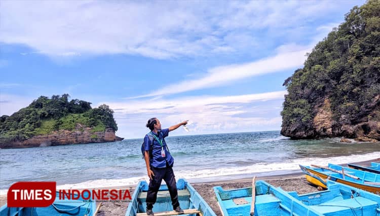 Menengok Keunikan Pantai Bakung Pacitan, Bentuknya Seperti Kura-kura