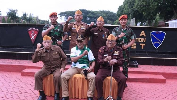 Yonko 464 Kopasgat Fasilitasi Silaturahmi Pelaku Sejarah Operasi Seroja Timor Timur