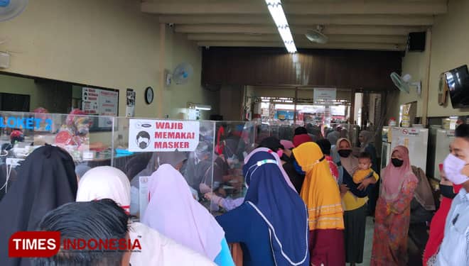 Jelang Lebaran, Toko Emas di Probolinggo Diserbu Pengunjung