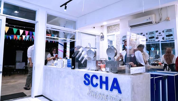 Scha Brasserie Presents The First Croffle with Filling in Indonesia