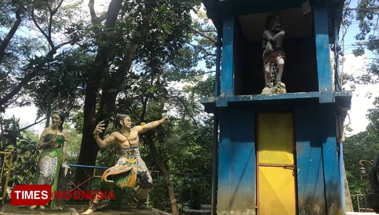 Misteri Tiga Sosok Patung di Belakang Balai Kota Malang, Ada Saat Era Wali Kota Soesamto