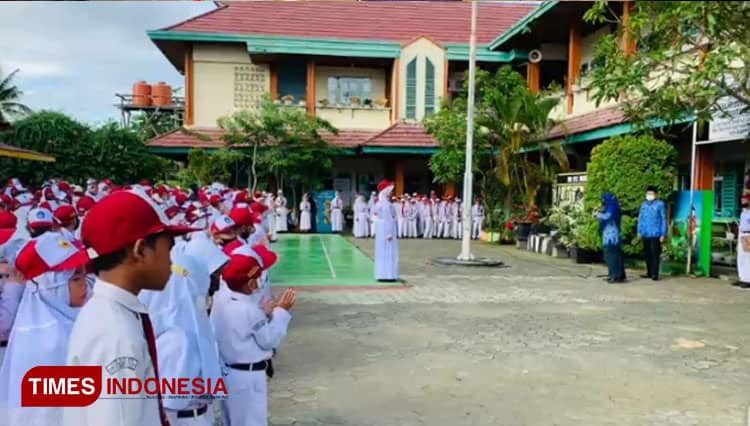 Saparuddin jadi Inspektur Upacara Hardiknas di SDN 012 Bontang Selatan