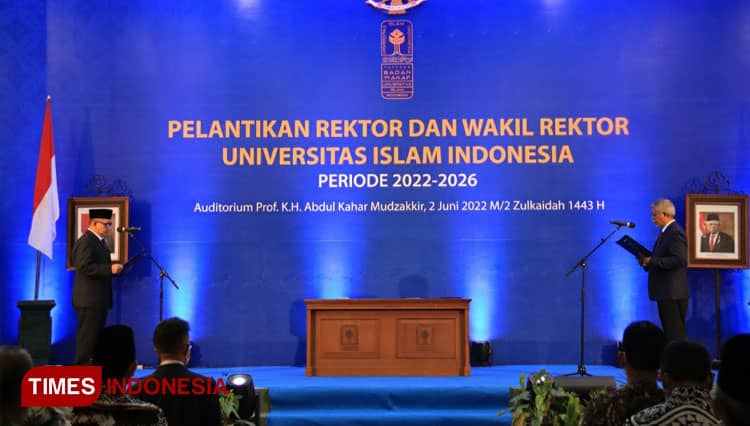 Rektor UII Masa Bakti 2022-2026 Resmi Dilantik