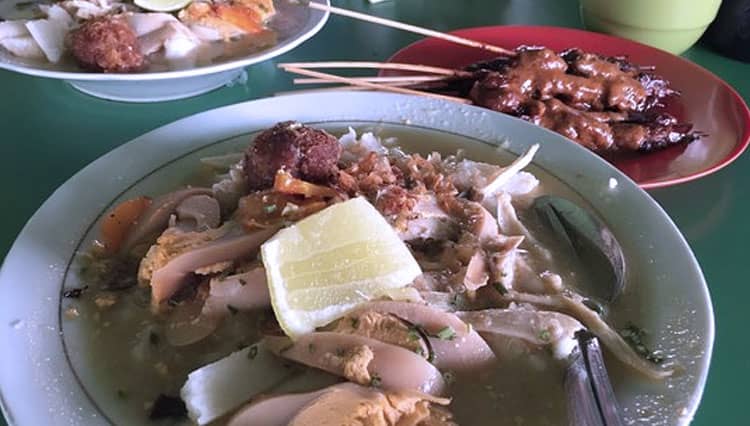 Segarnya Soto Banjar Bang Amat, Legenda Warga Banjarmasin