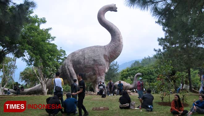 Serasa di Film Jurassic Park, Taman Dinosaurus Majalengka Suguhkan Sensasi Dunia Lain