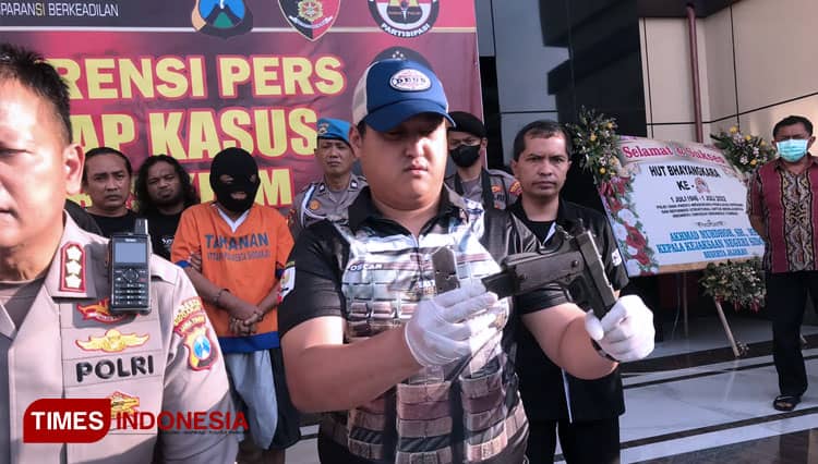 Begini Penampakan Senjata Api Milik Pelaku Penembak Juragan Barang Bekas di Sidoarjo