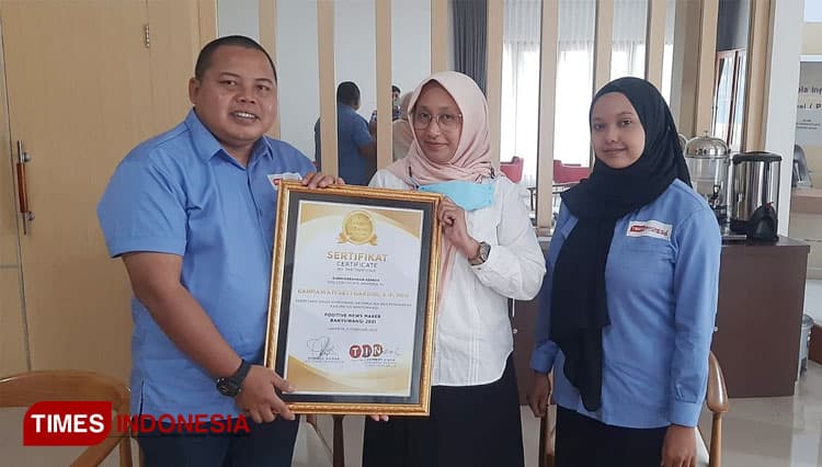 Sekretaris Diskominfo Banyuwangi, Raih Positive News Maker ATI 2021