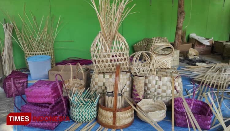 Omah Anyaman Bambu Blora Sulap Bambu Jadi Beragam Kerajinan Kekinian