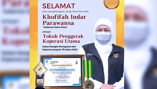 Gubernur Khofifah Dapat Penghargaan Tokoh Penggerak Koperasi Utama 2022