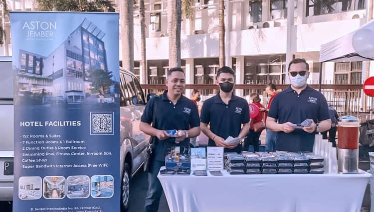 Buka Stand di CFD Pusat Kota, ASTON Jember Bagikan Paket Staycation