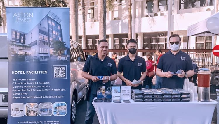 Buka Stand di CFD Pusat Kota, ASTON Jember Bagikan Paket Staycation