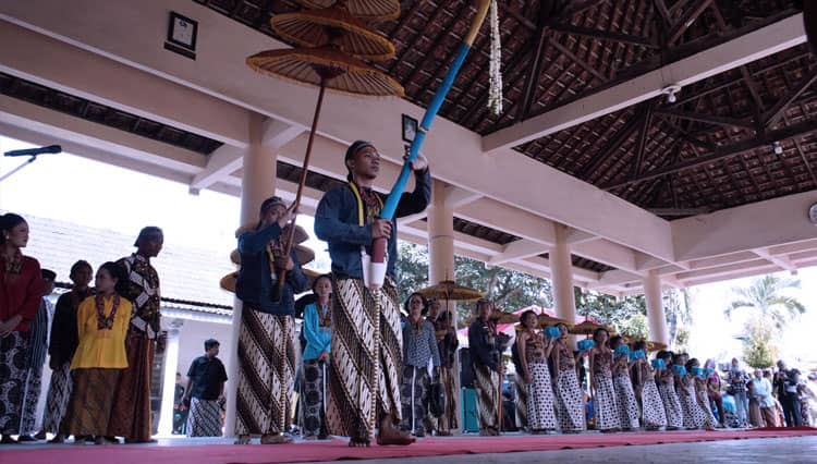 Kirab Ritual 1 Suro Kabupaten Kediri, Mengenang Kebesaran Sosok Sri Aji Joyoboyo