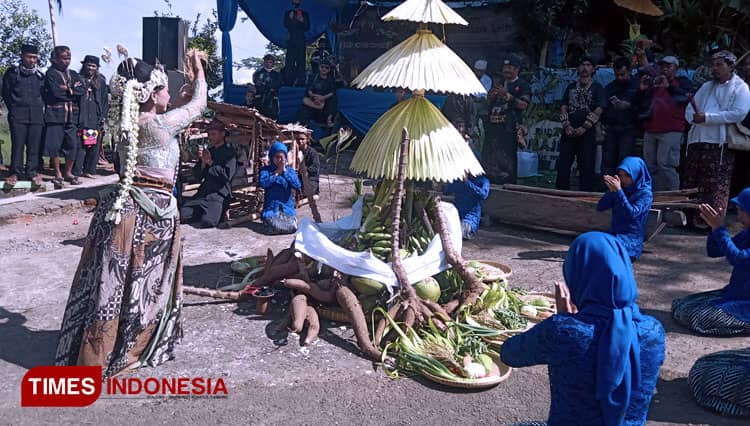 Mengenal Tradisi Ngabumi, Budaya Syukuran Hasil Bumi ala Pulomajeti Kota Banjar