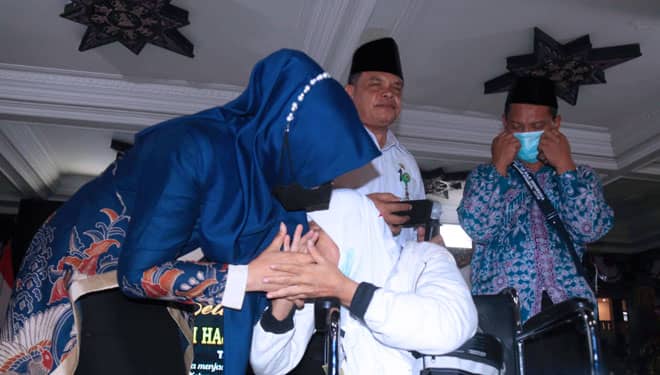 Kepulangan 445 Jemaah Haji Kabupaten Mojokerto di Kloter 43 Disambut Jajaran Pemkab