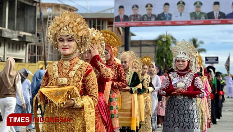 Meriahkan HUT ke-77 RI, Pesawat Seulawah 01 Mendarat Dadakan di Abdya Aceh