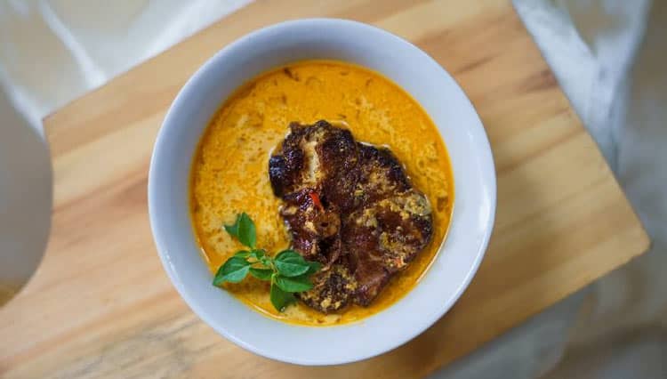 Warung Iwak PE, Opsi Kuliner Ndeso di Kawasan Jalan Besar Ijen Malang