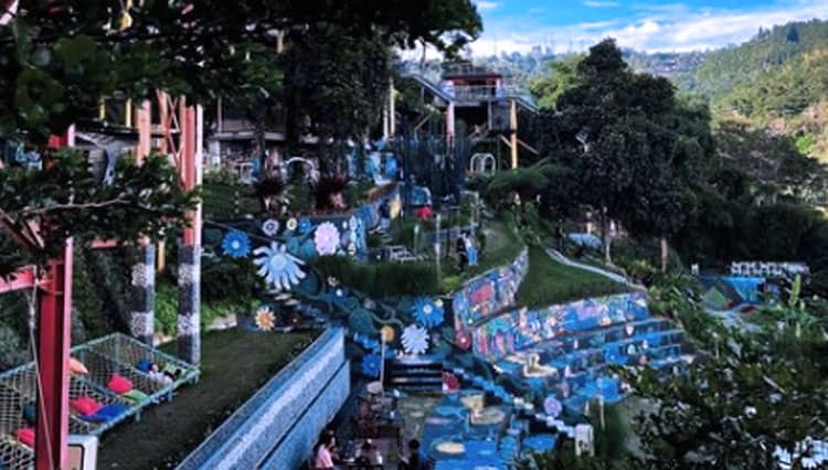 7 Tempat di Kawasan Punclut Bandung yang Keren dan Instagramable