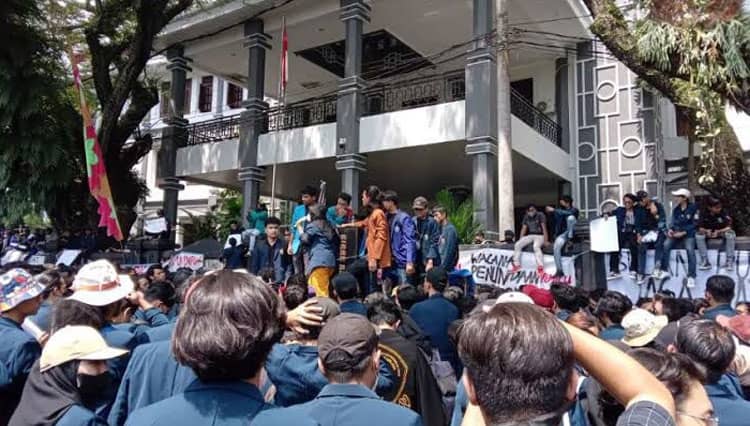 BEM Malang Raya Siap Demontrasi Akbar Jika Pemerintah Naikkan Harga BBM