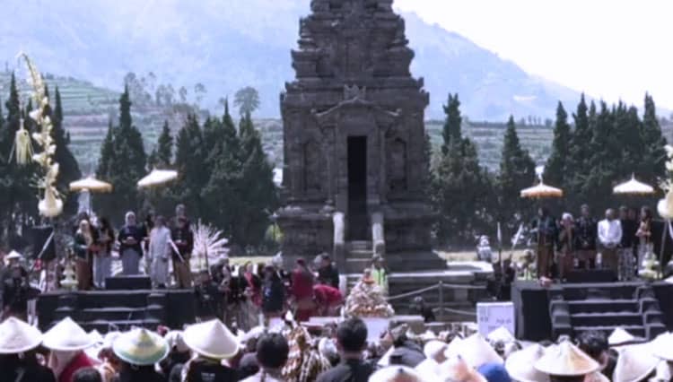 Puncak Dieng Culture Festival 2022 Banjarnegara, Cukur Rambut 15 Bocah Gimbal