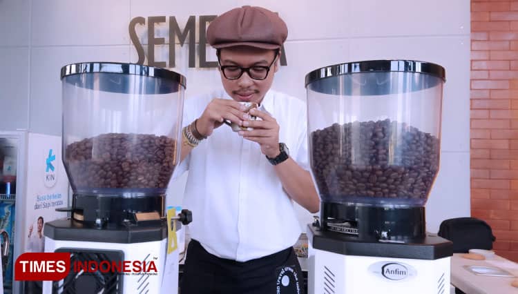 Semesta Cafe Caruban Hadirkan Sensasi Ngopi yang Berbeda