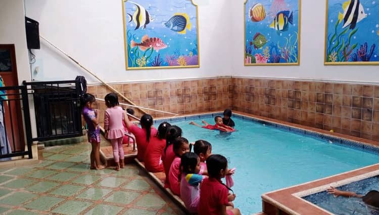 Berenang Kegiatan Unggulan di KB-TK Permata Iman 2, Hadirkan Atlet Renang Profesional