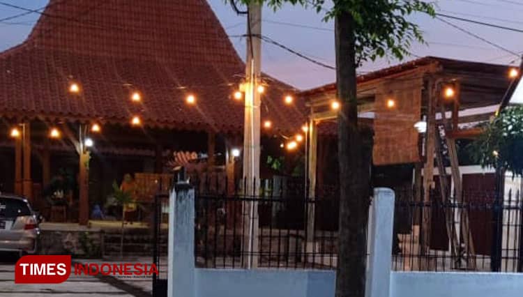 Kafe Arumi Java Kraksaan Probolinggo, Tempat Nongkrong Nuansa Kekinian yang Nyaman