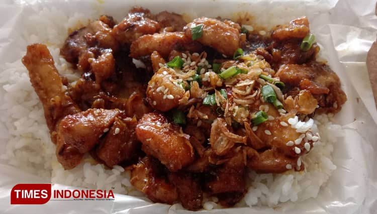 Menyicip Kuliner Nasi Ayam Kungpao dan Nasi Ayam Rempah ala Depot 2 Legenda