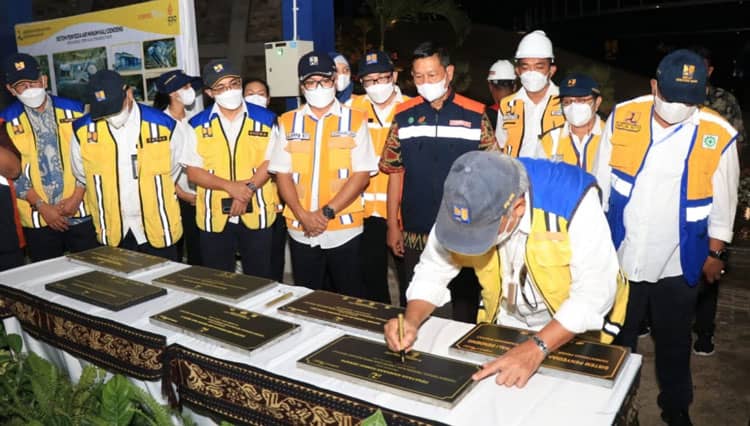Selesai Dibangun, Menteri PUPR RI Tandatangani 7 Prasasti Infrastruktur Strategis di NTT