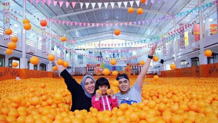 Serunya Wisata Selfie di Bandung, Banyak Spot Instagramable di Centrum Million Balls