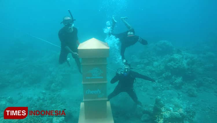 Bisa Kirim Surat dari Bawah Laut, Begini Serunya Diving di Pantai GWD Banyuwangi