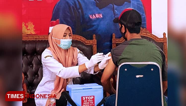 Binda Jawa Timur dan Dinkes Banyuwangi Kolaborasi Gelar Vaksinasi