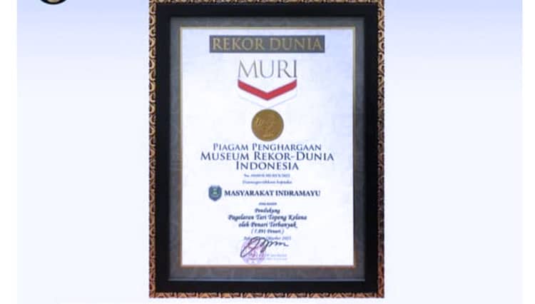 Piagam Rekor MURI Tari Topeng Indramayu Ditambah, Ada untuk Masyarakat yang Berpartisipasi