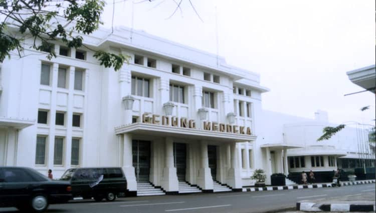 Siti Fauziah: Sejarah Kembali Berulang di Gedung Merdeka