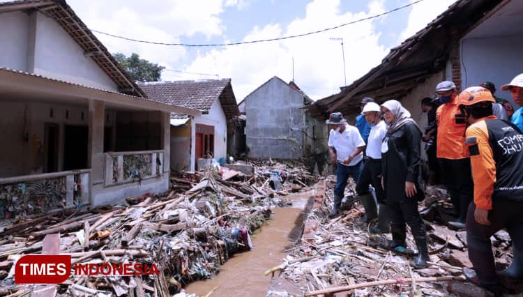 Pemkab Banyuwangi Fasilitasi Hunian Sementara bagi Korban Banjir Kalibaru