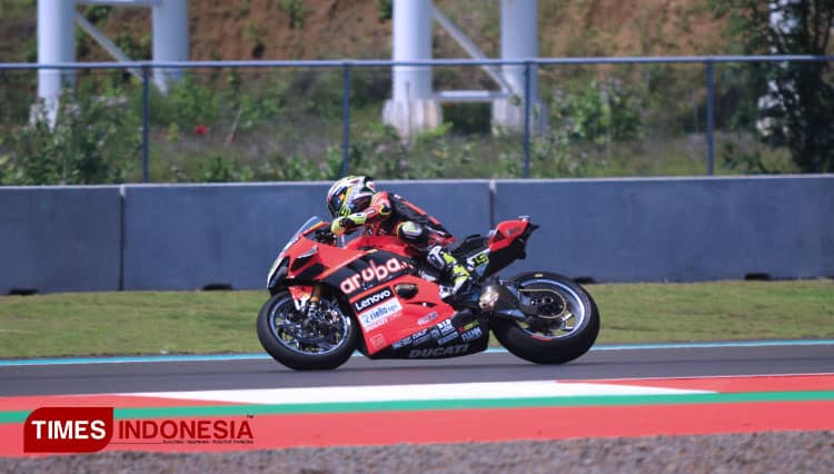 Alvaro Bautista Tercepat di Latihan Bebas 2 WSBK Mandalika 2022, Toprak Masuk 3 Besar