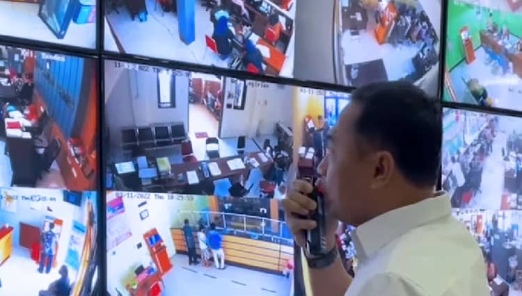 Pemkot Surabaya Pantau Keamanan dan Kondisi Kota dengan Ribuan CCTV