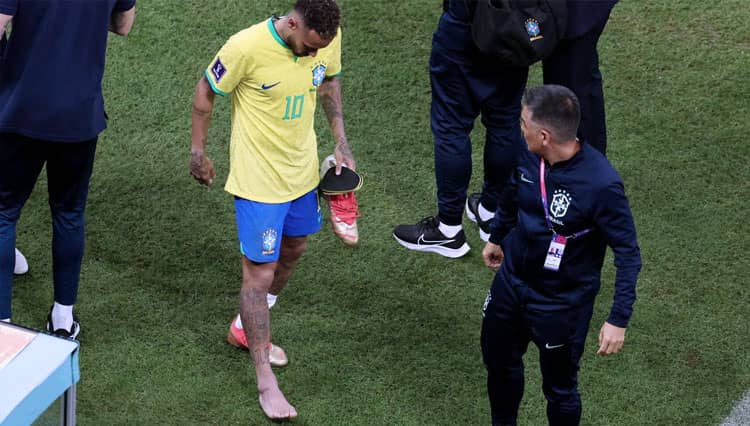 Neymar Cedera Pergelangan Kaki
