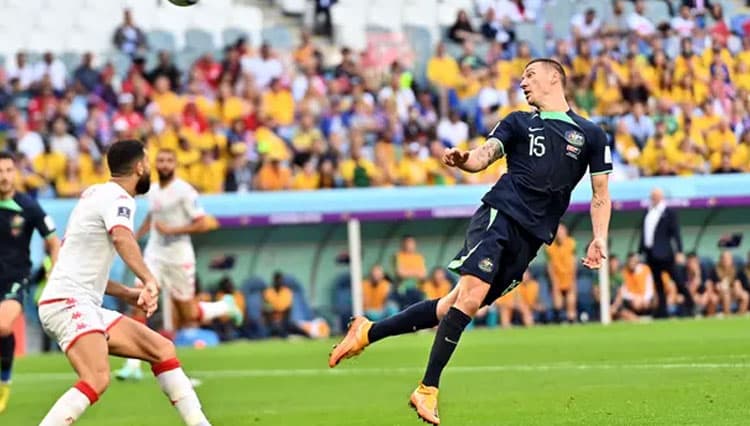 Tunisia vs Australia, Gol Mitchell Duke Bawa The Socceroos Unggul