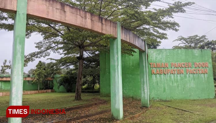 Duh, Taman di Pantai Pancer Door Kabupaten Pacitan Makin Tak Terawat