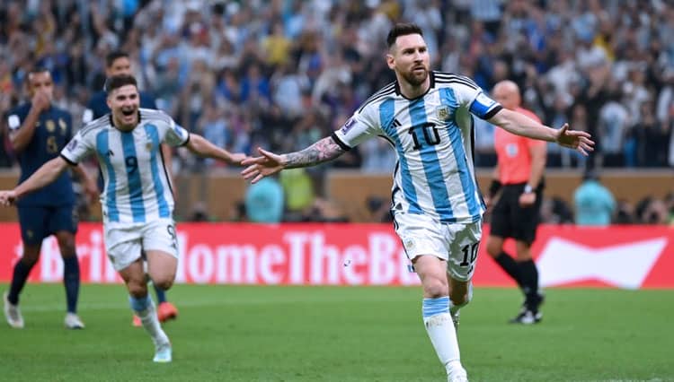 Babak Pertama Memimpin, Selangkah Lagi Argentina Juara Dunia