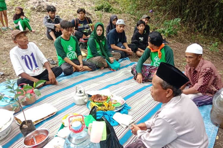 Situbondo Peduli Bumi Gelar Ritual Nyanyonteng, Cara Tradisional Revitalisasi Mata Air