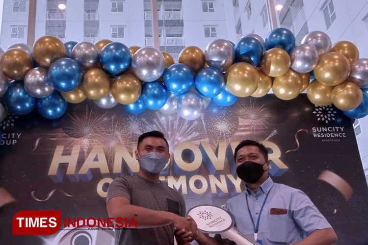 Manajemen Suncity Residence Apartemen Sidoarjo Serahkan Unit ke User