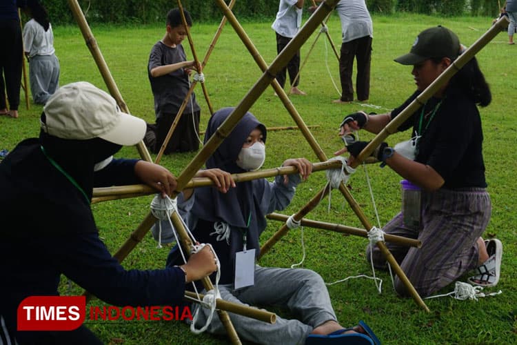 SMPN 8 Yogyakarta Tanamkan Karakter Melalui Kemah