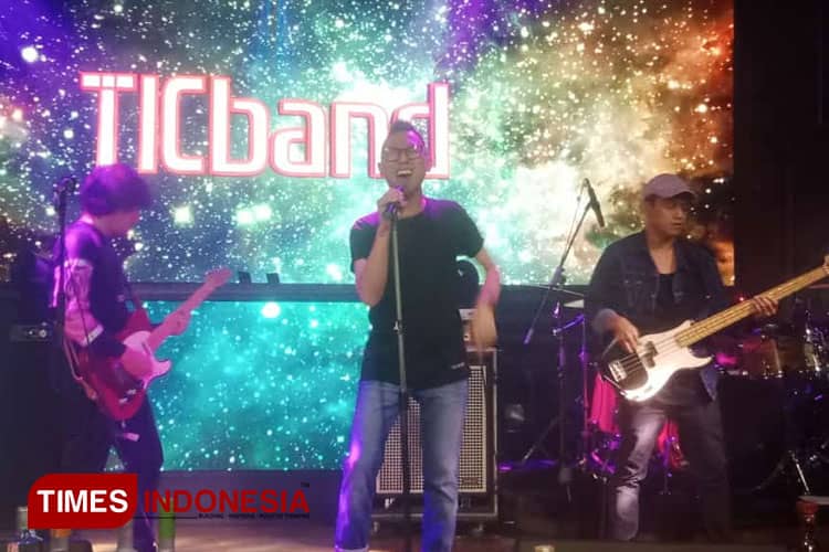 Tampil di Colors Pub, TIC Band Merajut Memori "Terbaik Untukmu"
