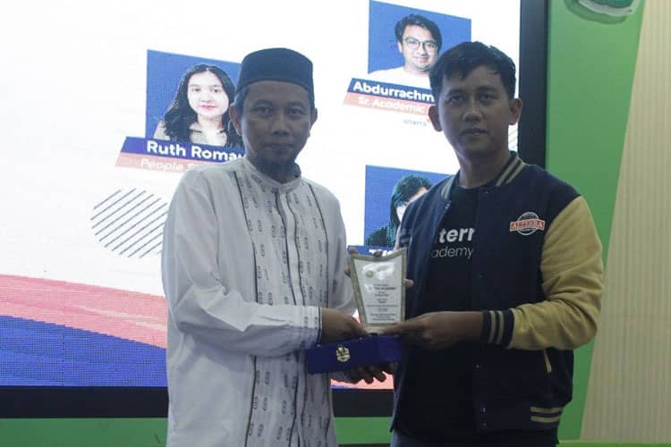 Himpunan Mahasiswa Elektro Unisma Malang Bekerjasama dengan Alterra Academy Gelar Offline Tech
